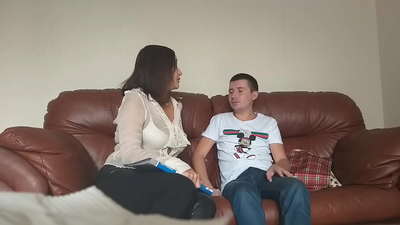 សិស្សខ្មាស់អៀនចាប់គ្រូមិនចេះឆ្អែត (Milf Alina Tumanova)